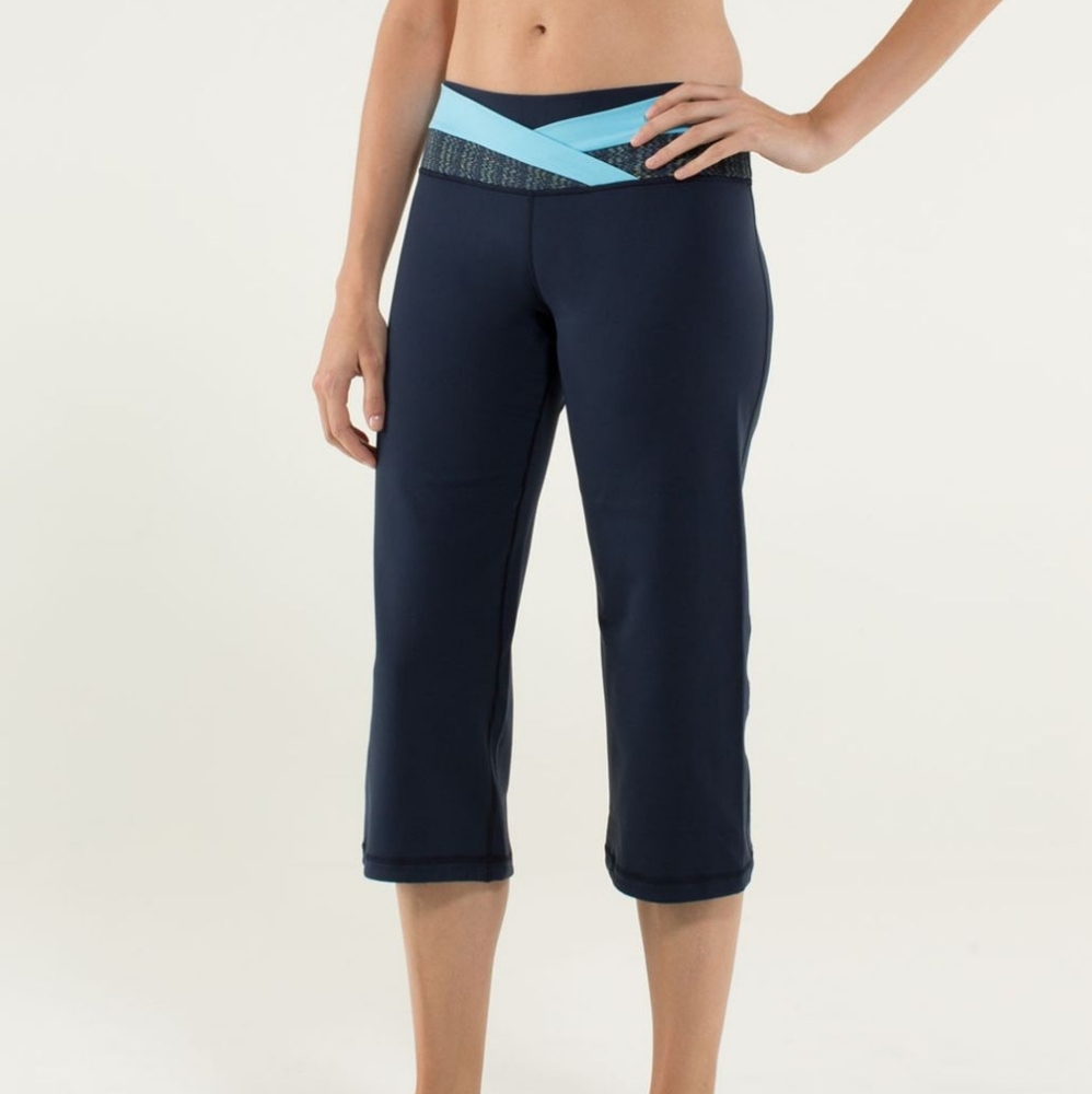Lululemon Dharan Crop Inkwell Ziggy Wee